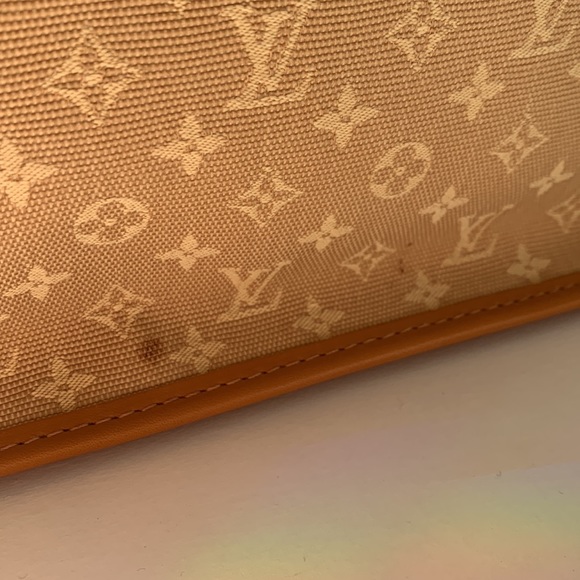 NEW! Authentic LV square bag - Picture 5 of 9